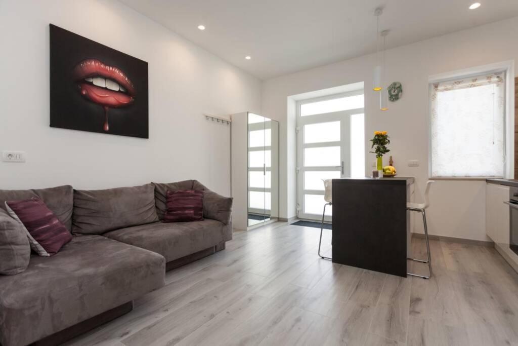 Apartman Luna Lägenhet Pula Exteriör bild