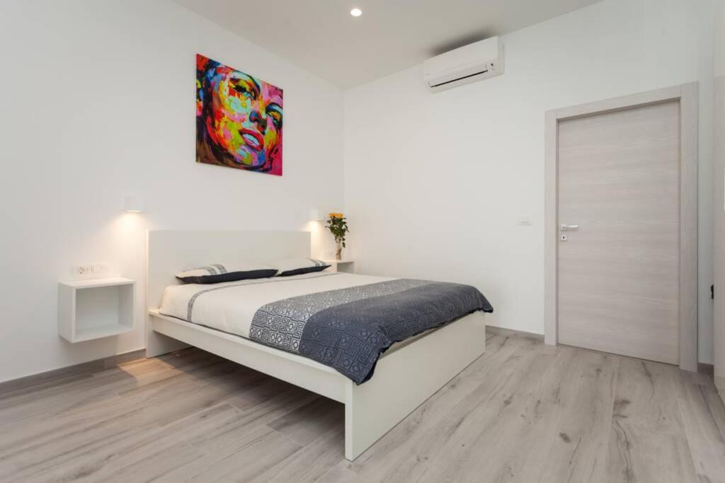 Apartman Luna Lägenhet Pula Exteriör bild