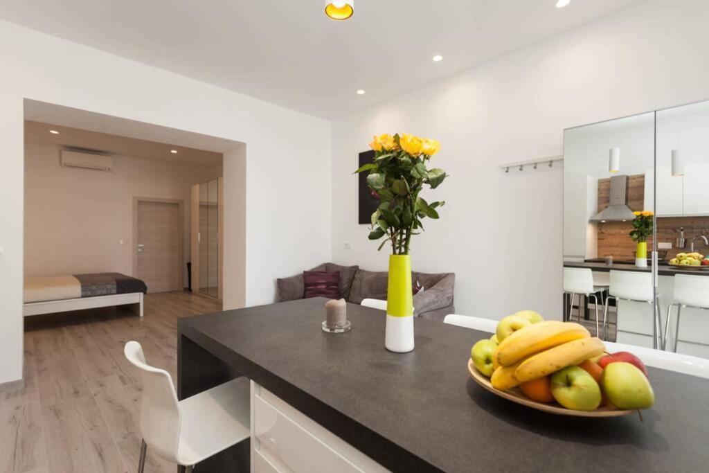 Apartman Luna Lägenhet Pula Exteriör bild